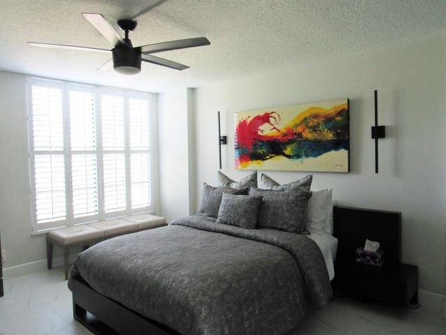 21 Royal Palm Way 2020, Boca Raton, FL 33432