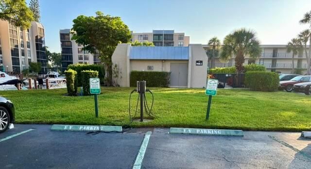 21 Royal Palm Way 2020, Boca Raton, FL 33432