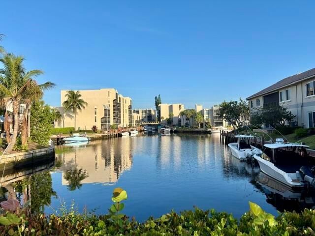 21 Royal Palm Way 2020, Boca Raton, FL 33432