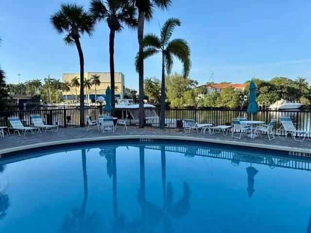 21 Royal Palm Way 2020, Boca Raton, FL 33432