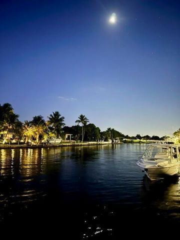21 Royal Palm Way 2020, Boca Raton, FL 33432