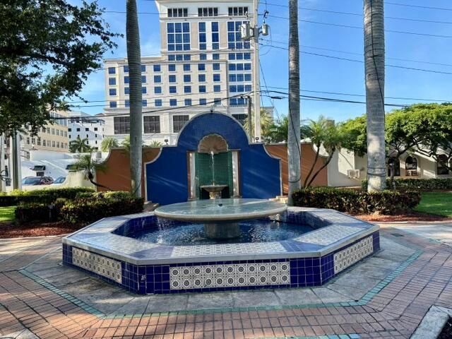 21 Royal Palm Way 2020, Boca Raton, FL 33432