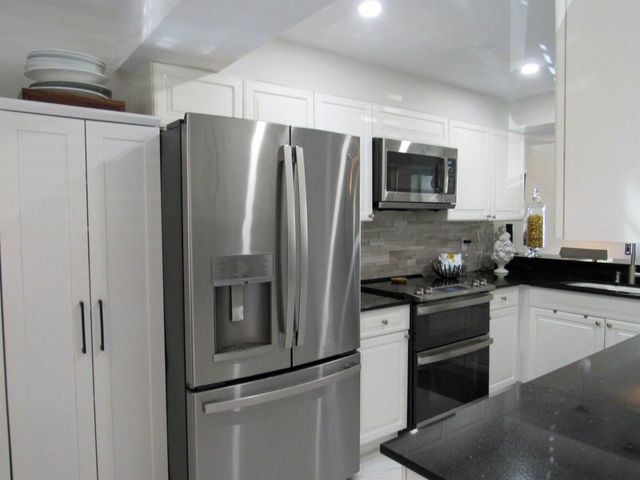 21 Royal Palm Way 2020, Boca Raton, FL 33432
