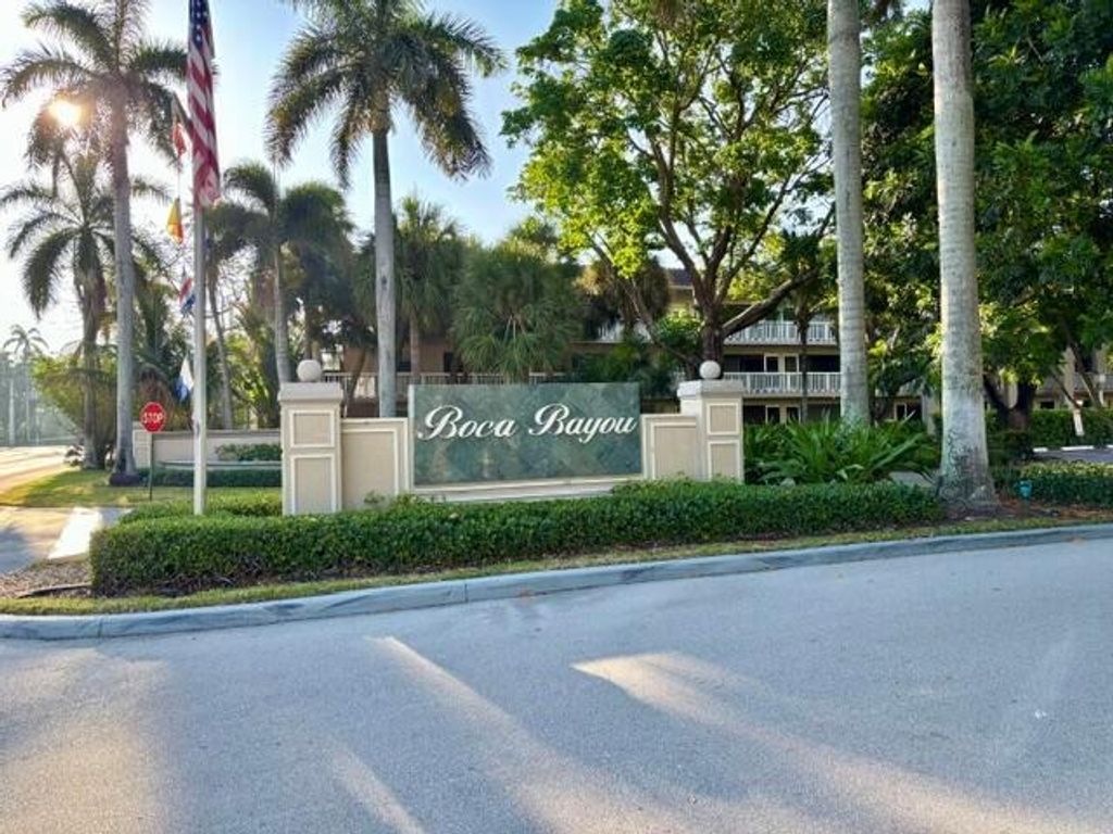 21 Royal Palm Way 2020, Boca Raton, FL 33432