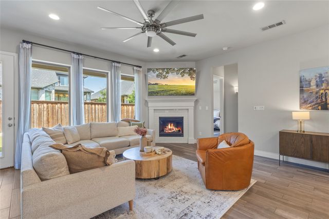 921 Queens Lake Trail, Mckinney, TX 75071