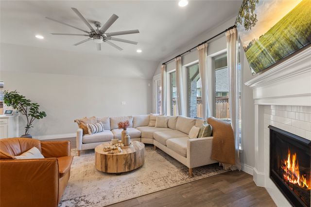 921 Queens Lake Trail, Mckinney, TX 75071