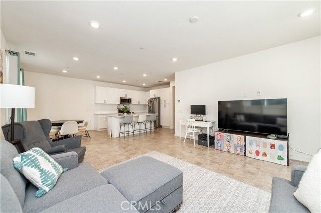 3675 S NEXA PASEO, Ontario, CA 91761