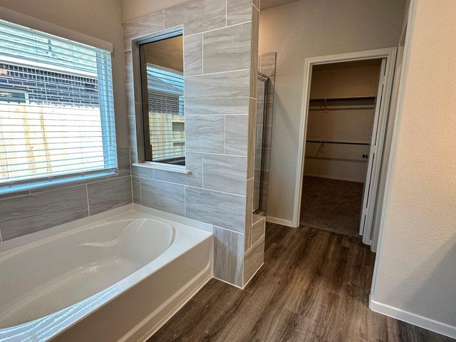 13627 Lago Vista Drive, Iowa Colony, TX 77583