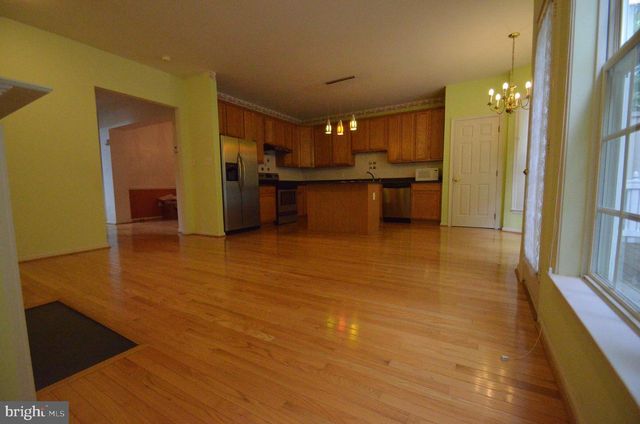 325 WINTER WALK DR, Gaithersburg, MD 20878