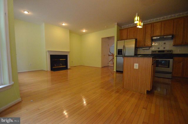325 WINTER WALK DR, Gaithersburg, MD 20878