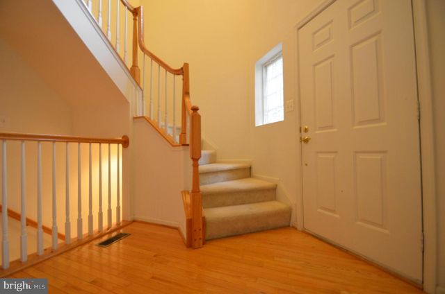 325 WINTER WALK DR, Gaithersburg, MD 20878
