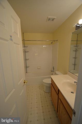 325 WINTER WALK DR, Gaithersburg, MD 20878