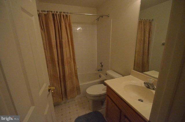 325 WINTER WALK DR, Gaithersburg, MD 20878