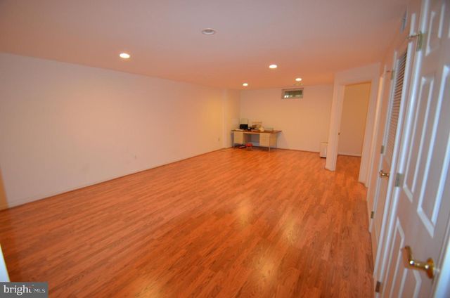325 WINTER WALK DR, Gaithersburg, MD 20878