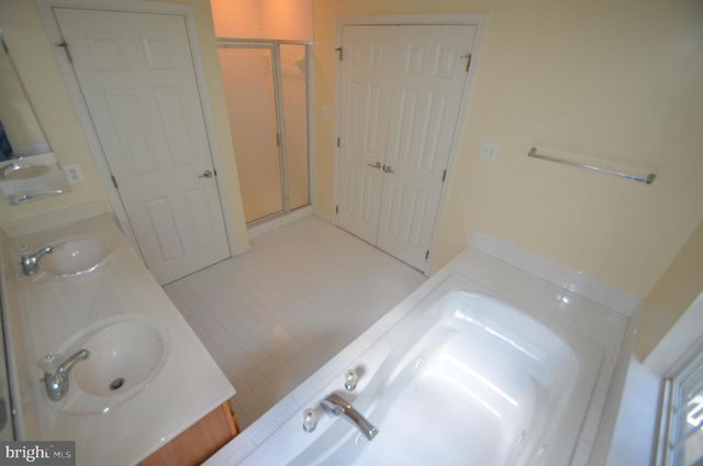 325 WINTER WALK DR, Gaithersburg, MD 20878