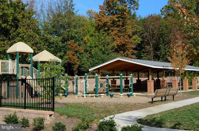 325 WINTER WALK DR, Gaithersburg, MD 20878
