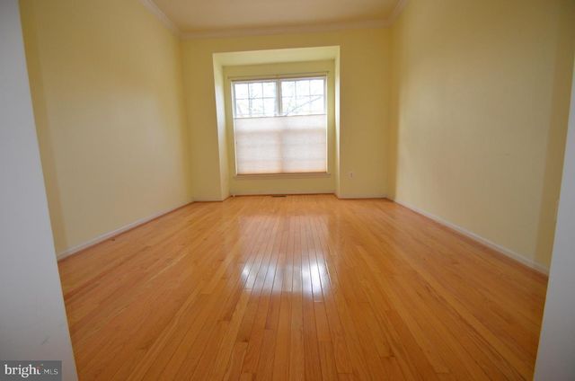 325 WINTER WALK DR, Gaithersburg, MD 20878