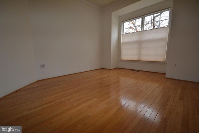 325 WINTER WALK DR, Gaithersburg, MD 20878