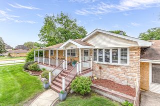 5400 W 83rd Place, Burbank, IL 60459