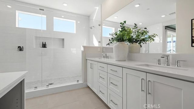 27320 Fox Den Place, Valencia, CA 91381