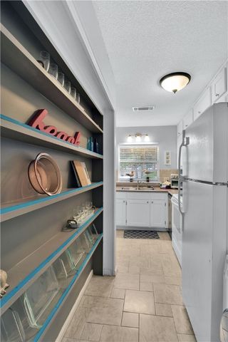 425 Magnolia Ave C, St Simons Island, GA 31522