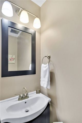 425 Magnolia Ave C, St Simons Island, GA 31522