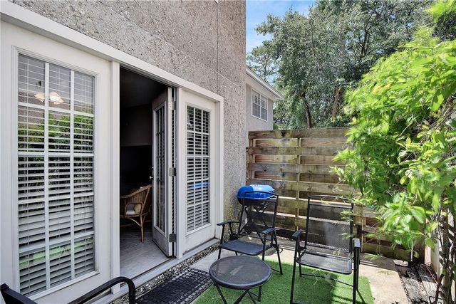425 Magnolia Ave C, St Simons Island, GA 31522