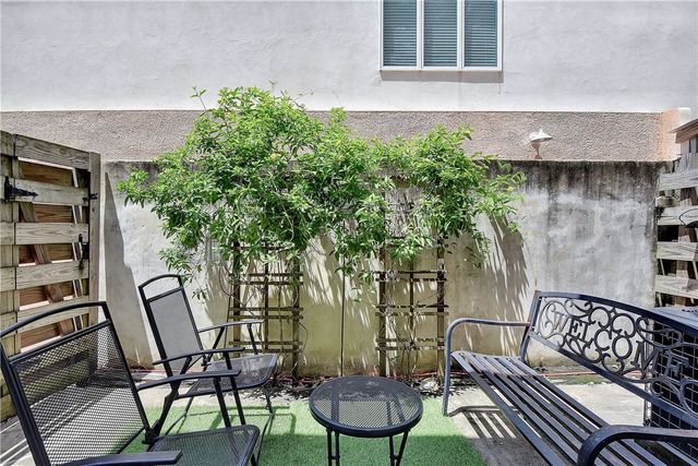 425 Magnolia Ave C, St Simons Island, GA 31522