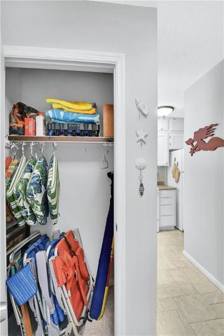 425 Magnolia Ave C, St Simons Island, GA 31522