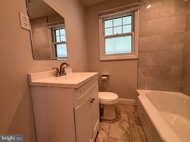 147 RUSSELL AVE, Barrington, NJ 08007