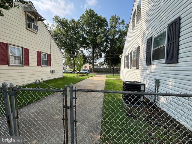147 RUSSELL AVE, Barrington, NJ 08007