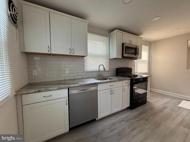 147 RUSSELL AVE, Barrington, NJ 08007