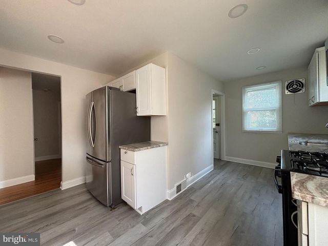 147 RUSSELL AVE, Barrington, NJ 08007