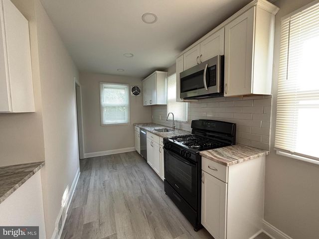 147 RUSSELL AVE, Barrington, NJ 08007