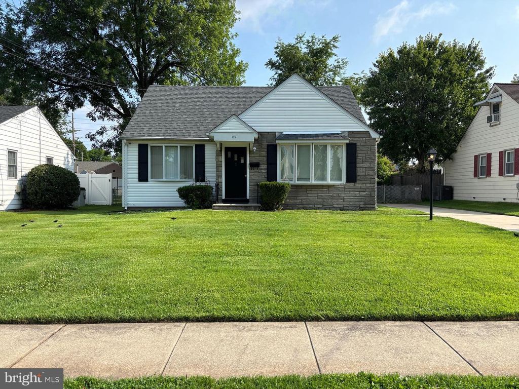 147 RUSSELL AVE, Barrington, NJ 08007