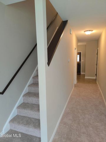 305 Worthington Terrace, North Greenbush, NY 12198