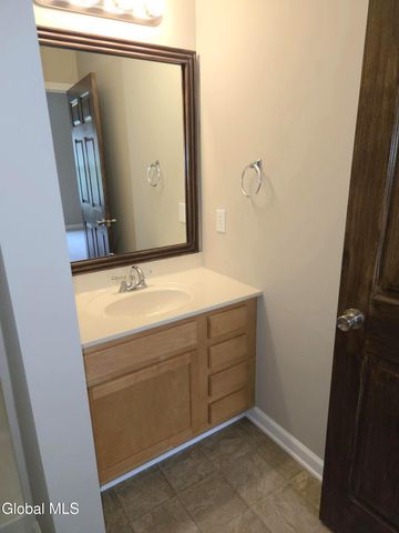 305 Worthington Terrace, North Greenbush, NY 12198