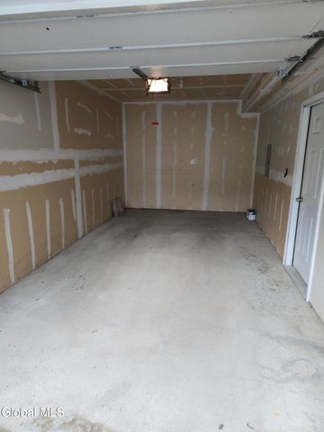 305 Worthington Terrace, North Greenbush, NY 12198