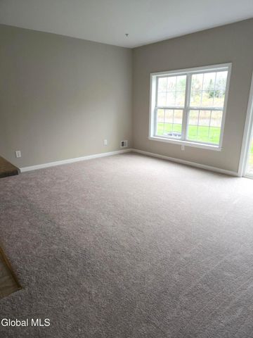 305 Worthington Terrace, North Greenbush, NY 12198