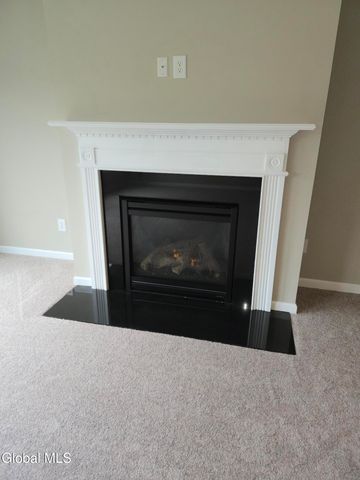 305 Worthington Terrace, North Greenbush, NY 12198