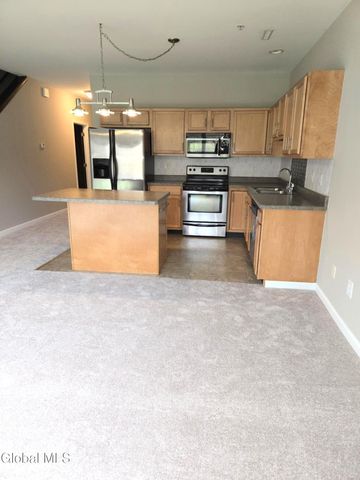 305 Worthington Terrace, North Greenbush, NY 12198