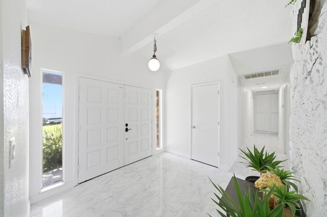 12301 E Jahant Rd, Acampo, CA 95220