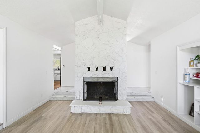 12301 E Jahant Rd, Acampo, CA 95220