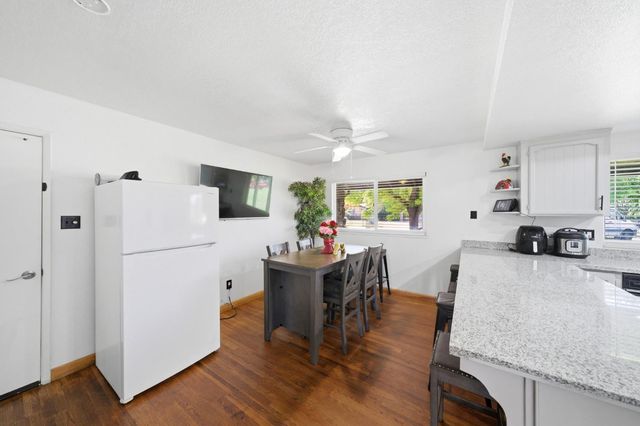 12301 E Jahant Rd, Acampo, CA 95220