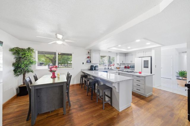 12301 E Jahant Rd, Acampo, CA 95220