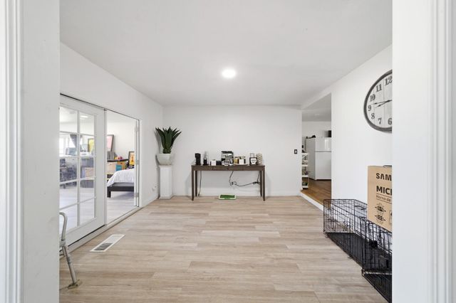 12301 E Jahant Rd, Acampo, CA 95220