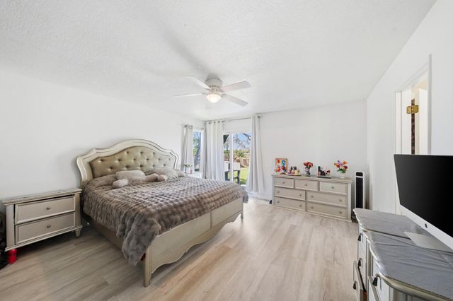 12301 E Jahant Rd, Acampo, CA 95220