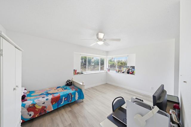 12301 E Jahant Rd, Acampo, CA 95220