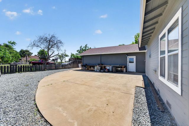 12301 E Jahant Rd, Acampo, CA 95220