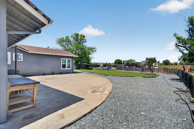 12301 E Jahant Rd, Acampo, CA 95220